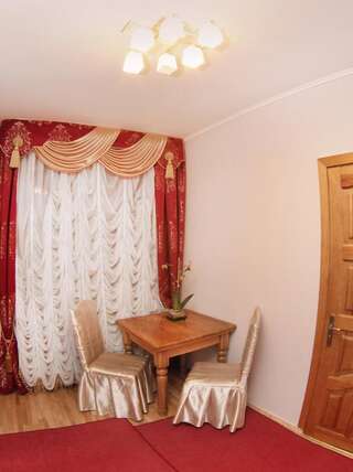 Отель Ekran Hotel Львов Двухместный номер Делюкс с 1 кроватью-2