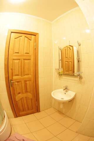 Отель Ekran Hotel Львов Одноместный номер с балконом-2